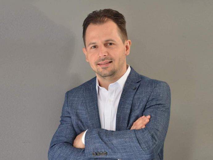 Dr. Rusmir Šadić: Između nekulture i neprincipijelnosti